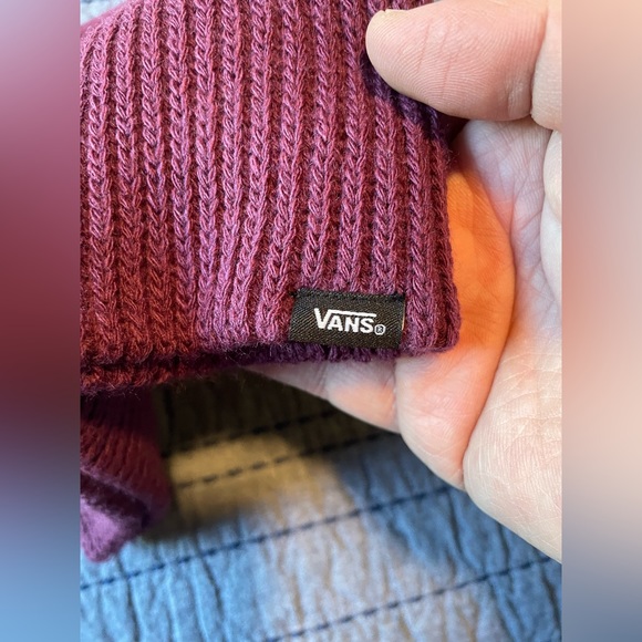 VANS - Burgundy Knit Beanie, One Size Fits Most, NWT - Picture 4 of 7
